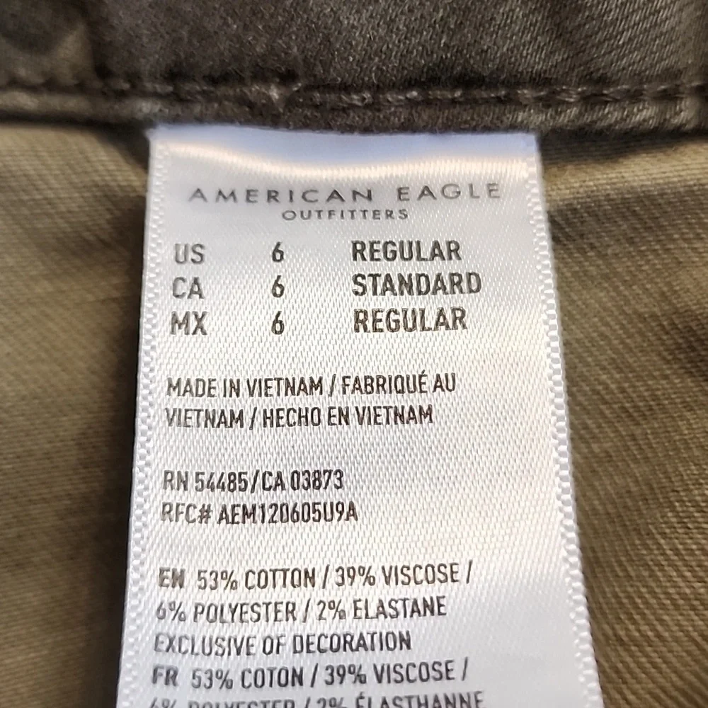 American Eagle Outfitters High Rise Camo Jeans Skinny Stretch Deep Pockets